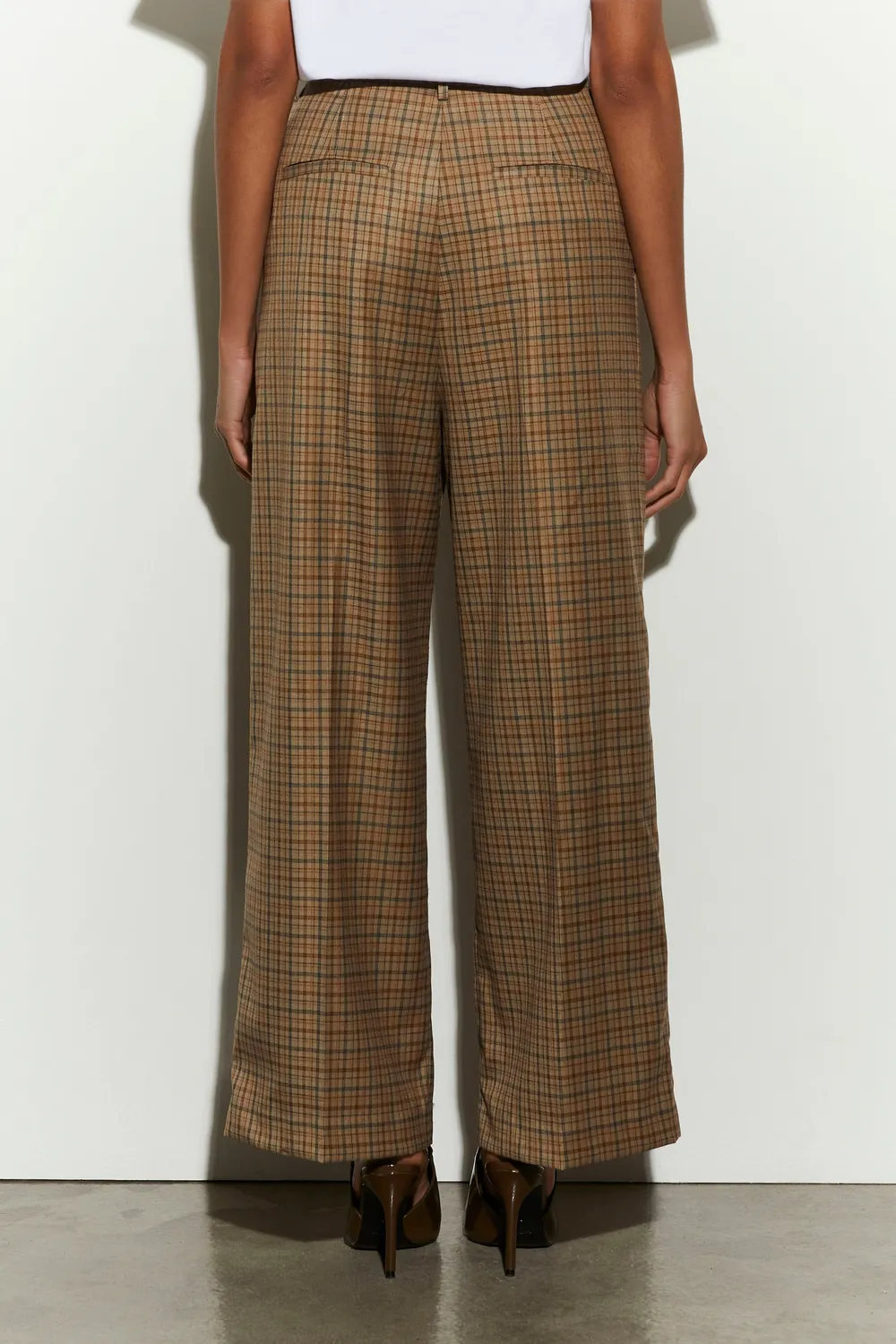 Isabelle Blanche pantaloni carouri maro pense