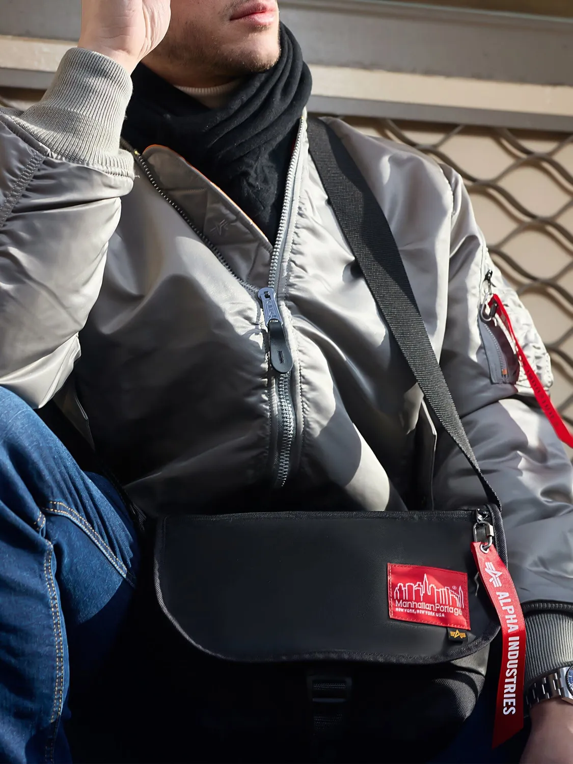 Alpha Industries Manhattan Portage Nylon Messenger Bag SM geanta neagra
