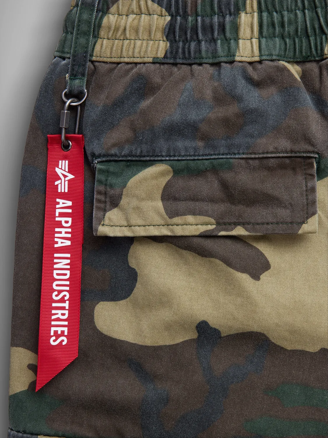 Alpha Industries Cotton Jogger pantaloni camuflaj Woodland