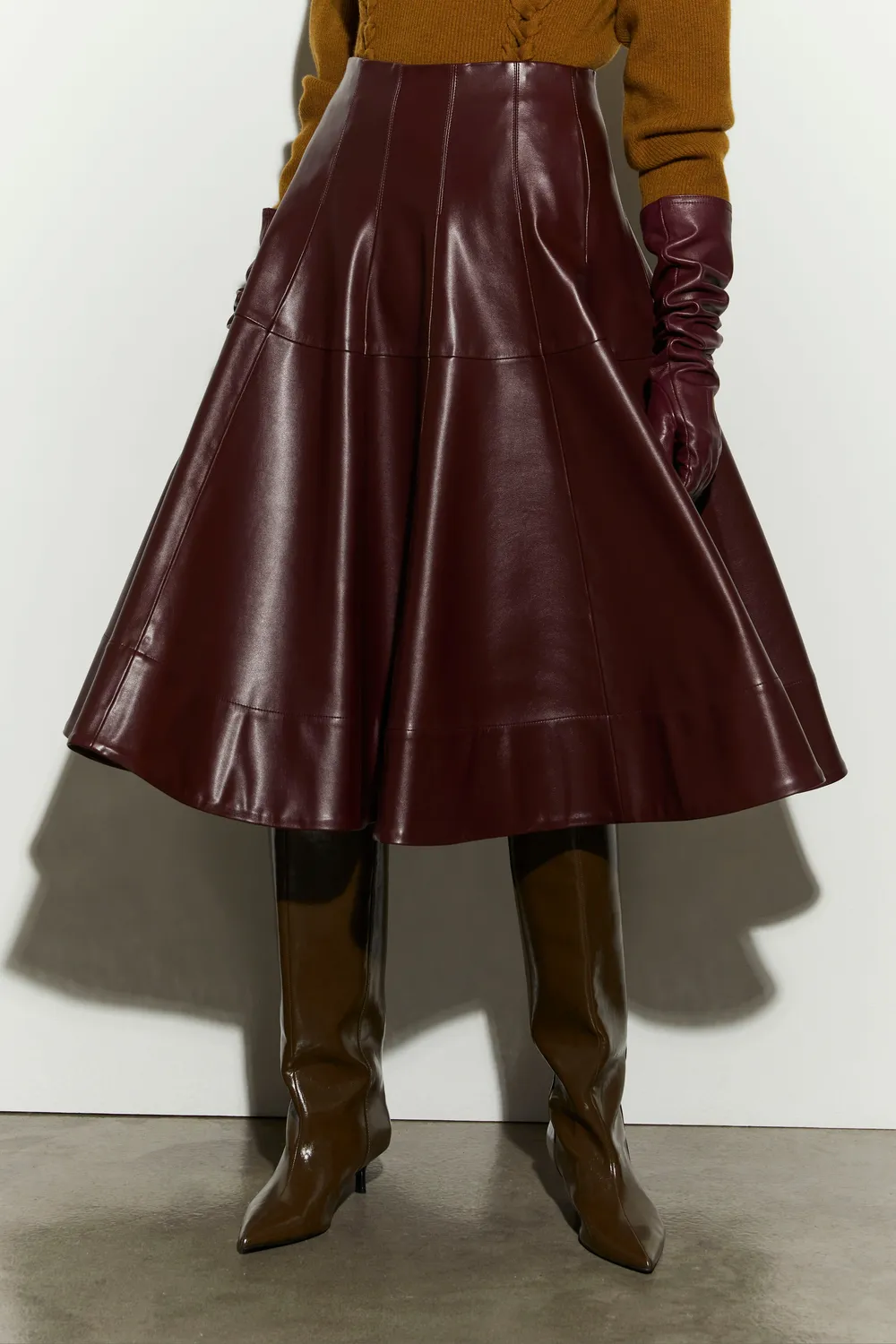 Isabelle Blanche fusta midi neagra piele ecologica evazata