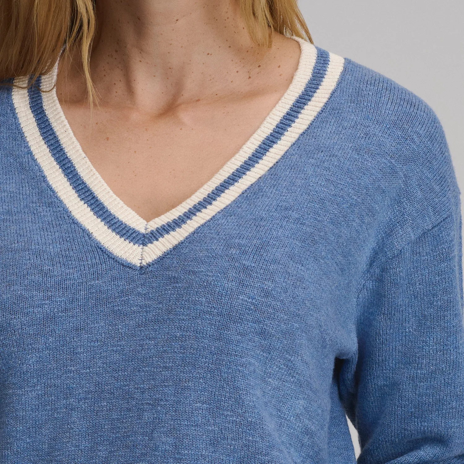 Eddie Bauer Everyday V-Neck pulover dama Dk Chambray
