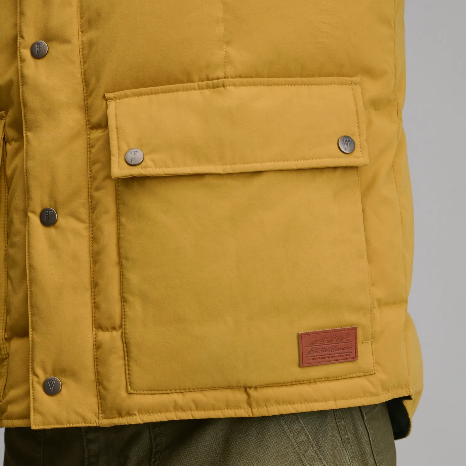 Eddie Bauer Kara Koram vestă bărbați Cayenne cu puf