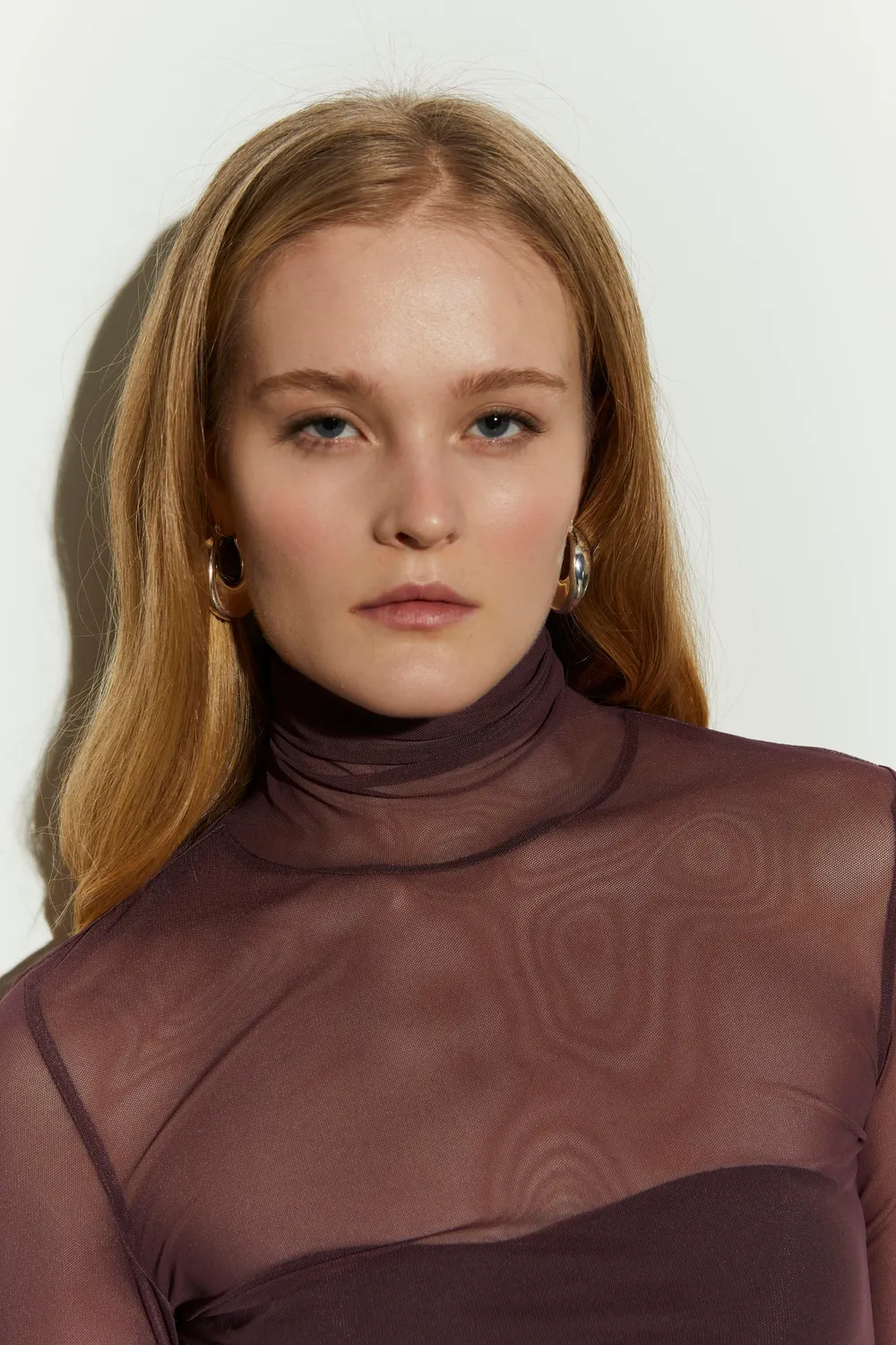 Isabelle Blanche Tulle Turtleneck pulover negru M transparent