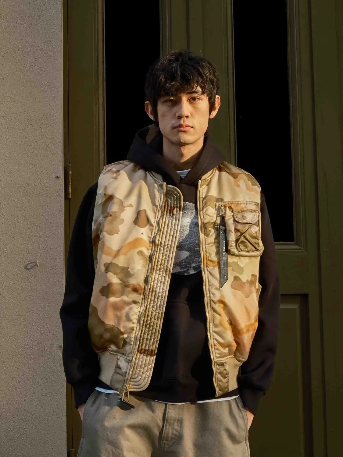 Alpha Industries MA-1 Base vesta camuflaj reversibila desert