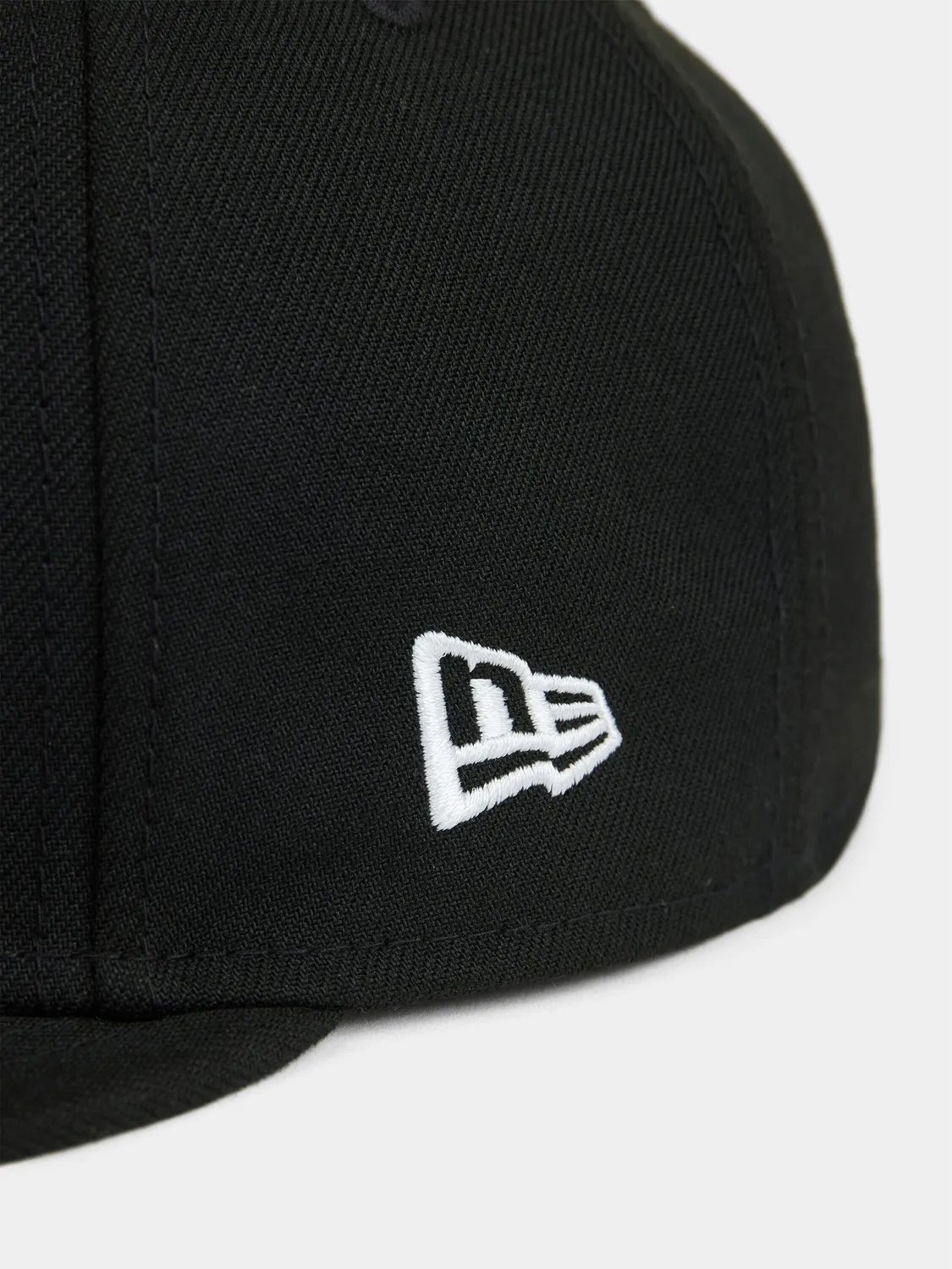 Alpha Industries 59Fifty Cage Code șapcă neagră fitted