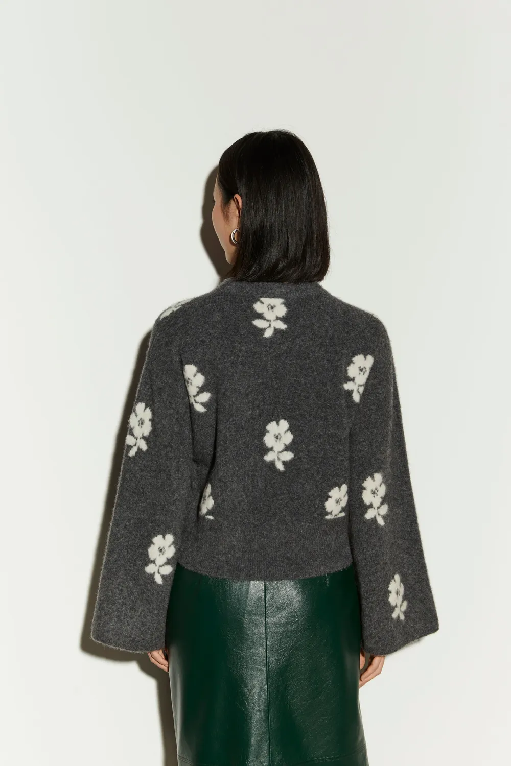 Isabelle Blanche Sweater pulover antracit M lana yak