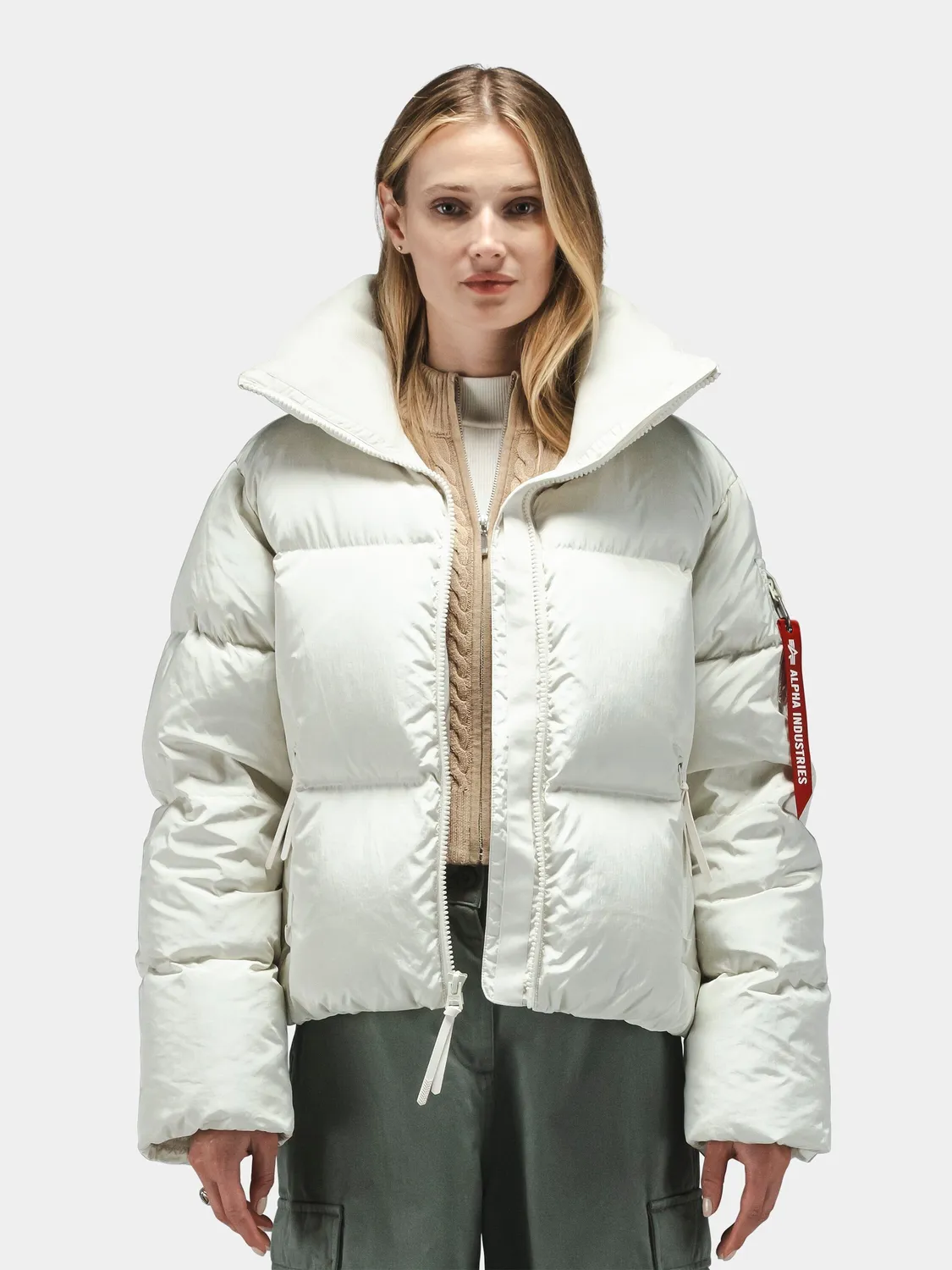 Alpha Industries Sierra Short parka puf alb murdar