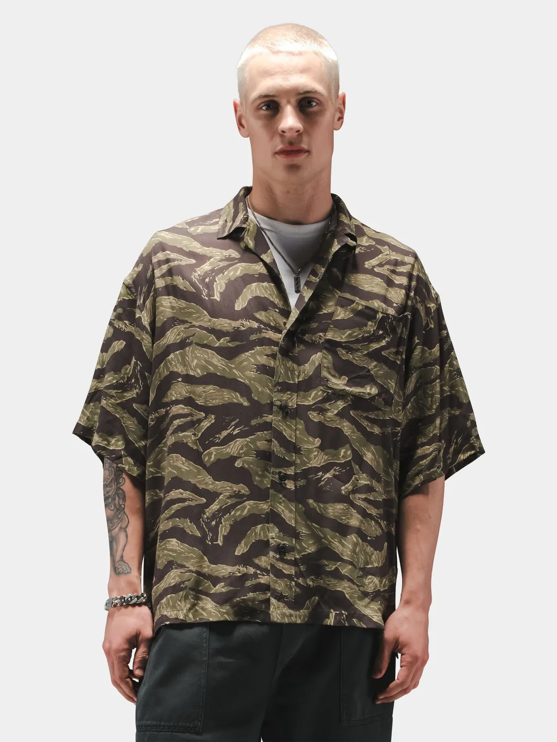 Alpha Industries Camo Relaxed Camp camasa gri tiger camo vascoza
