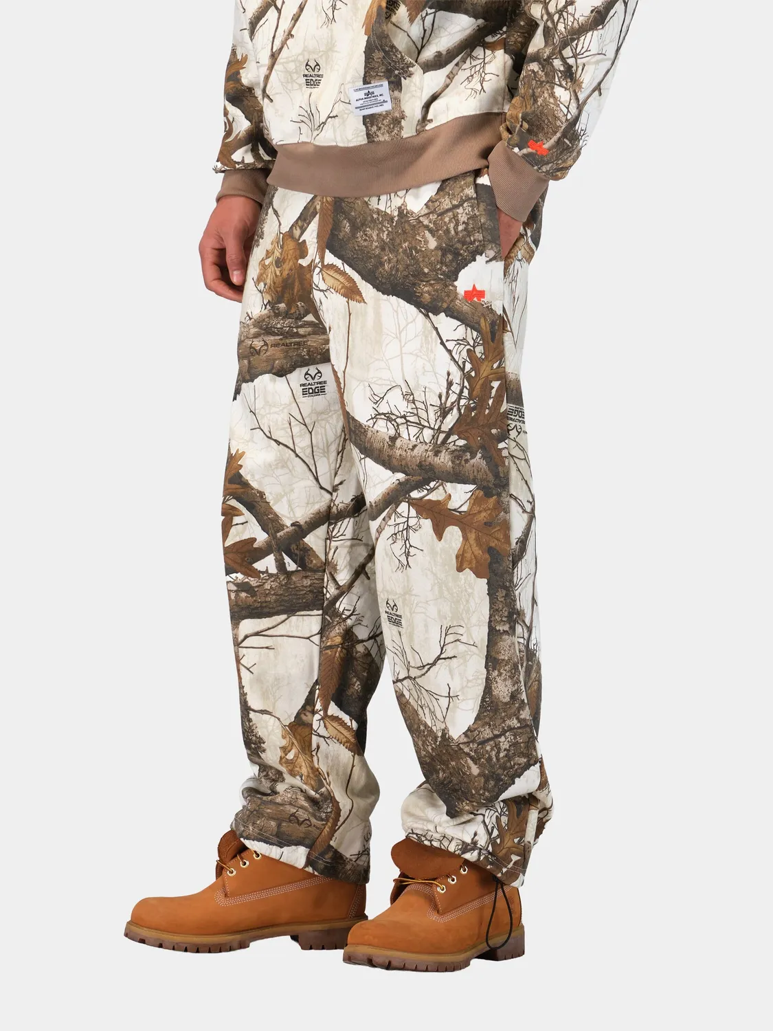 Alpha Industries Essential Camo pantaloni trening albi