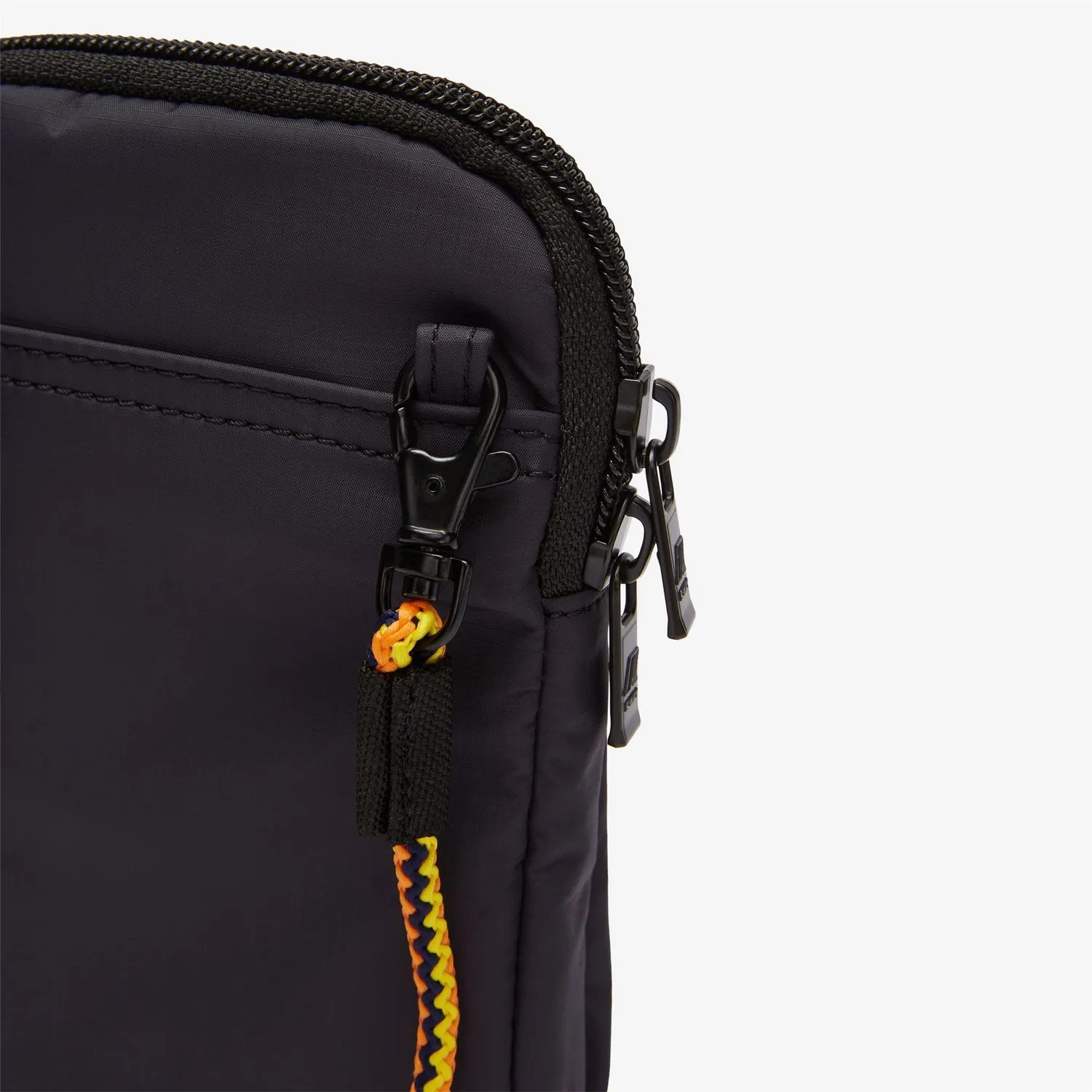 K-Way Vitree husa telefon neagra cu snur
