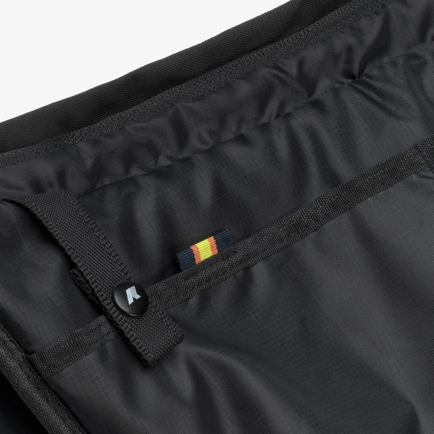 K-Way Conelie geanta umar neagra dama nailon semiluna
