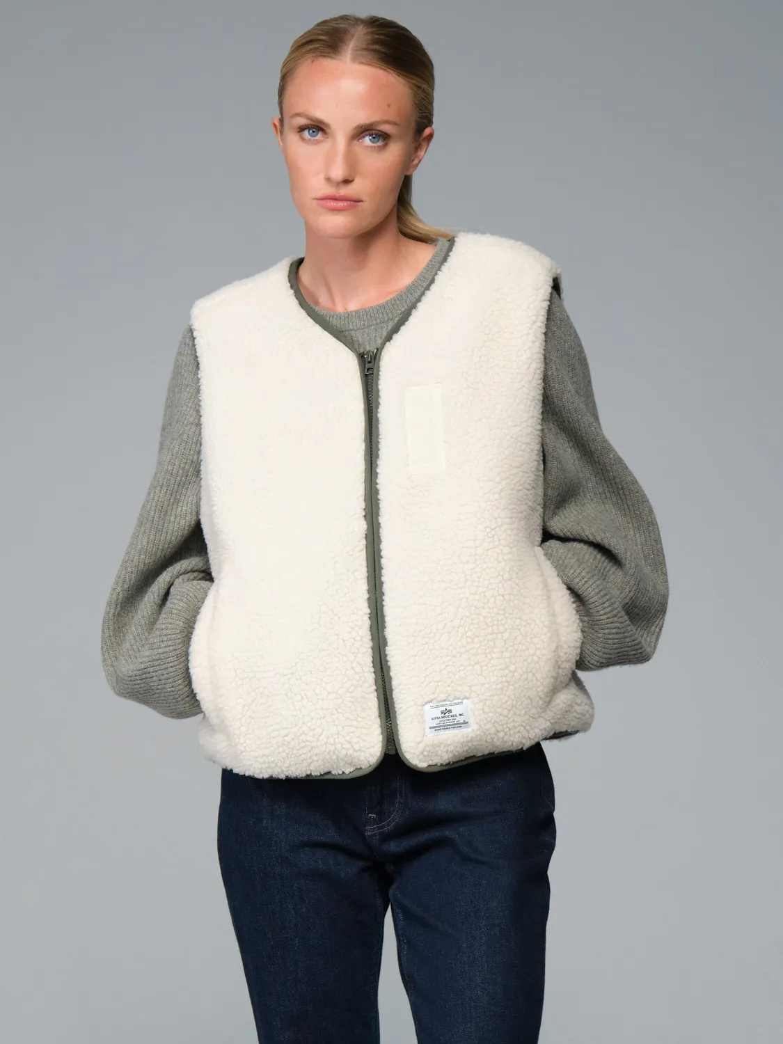 Alpha Industries Saia Sherpa vestă damă Eggnog călduroasă
