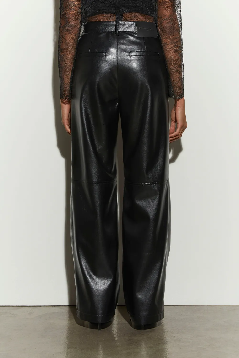 Isabelle Blanche pantaloni piele ecologica negri regular