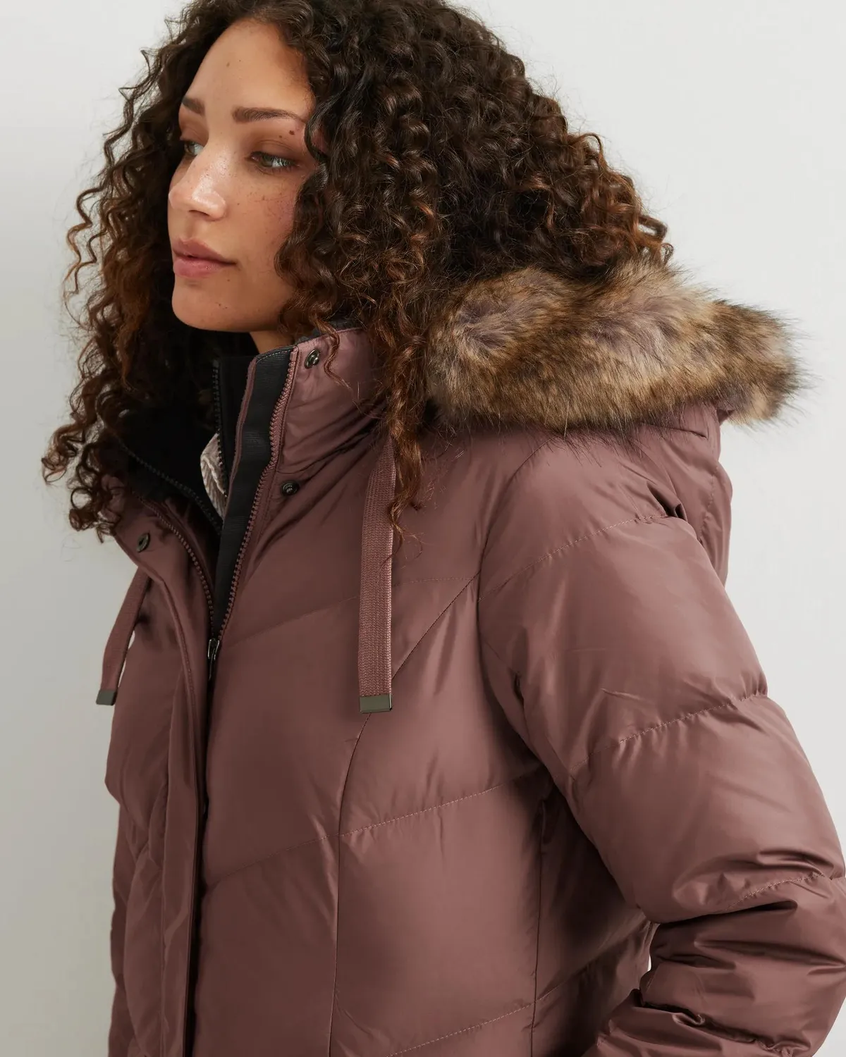 Eddie Bauer Lodge Cascadian parka puf dama mov