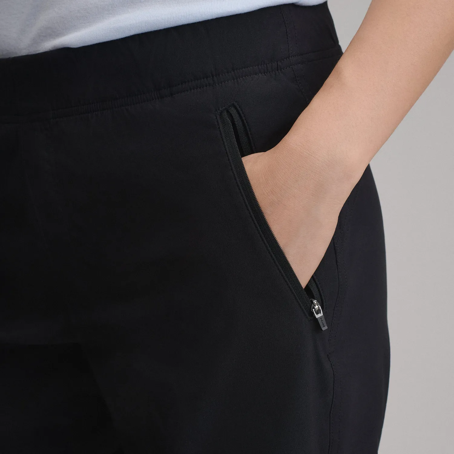 Eddie Bauer Rainier Pull-On Classic Fit joggers dama negri