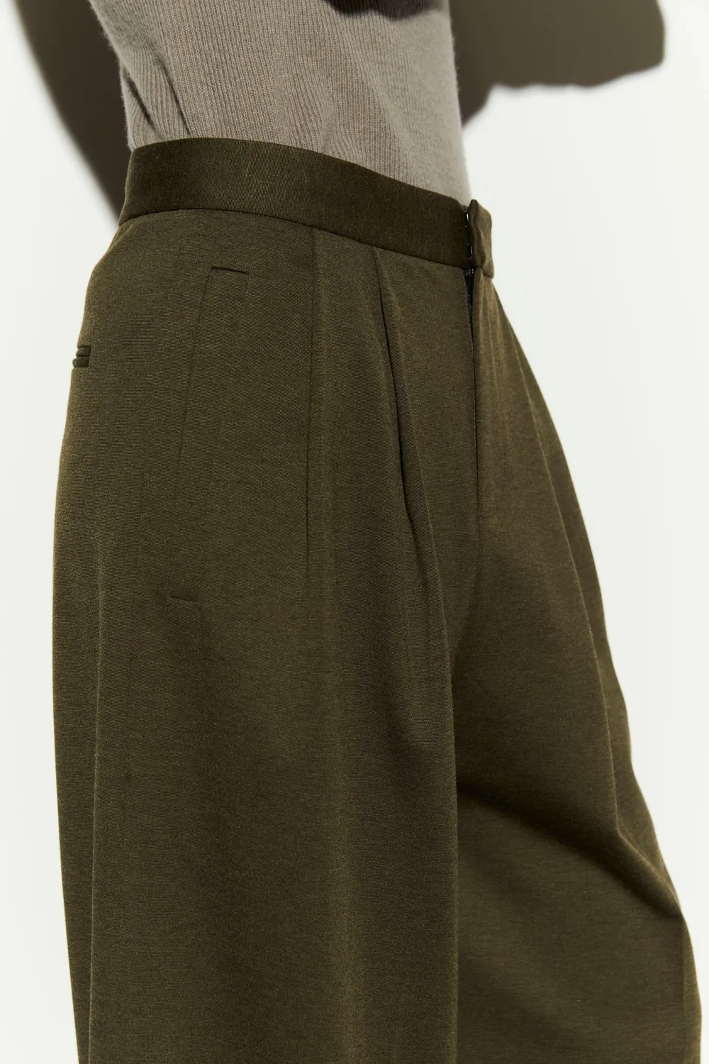 Isabelle Blanche pantaloni olive evazați cu lână