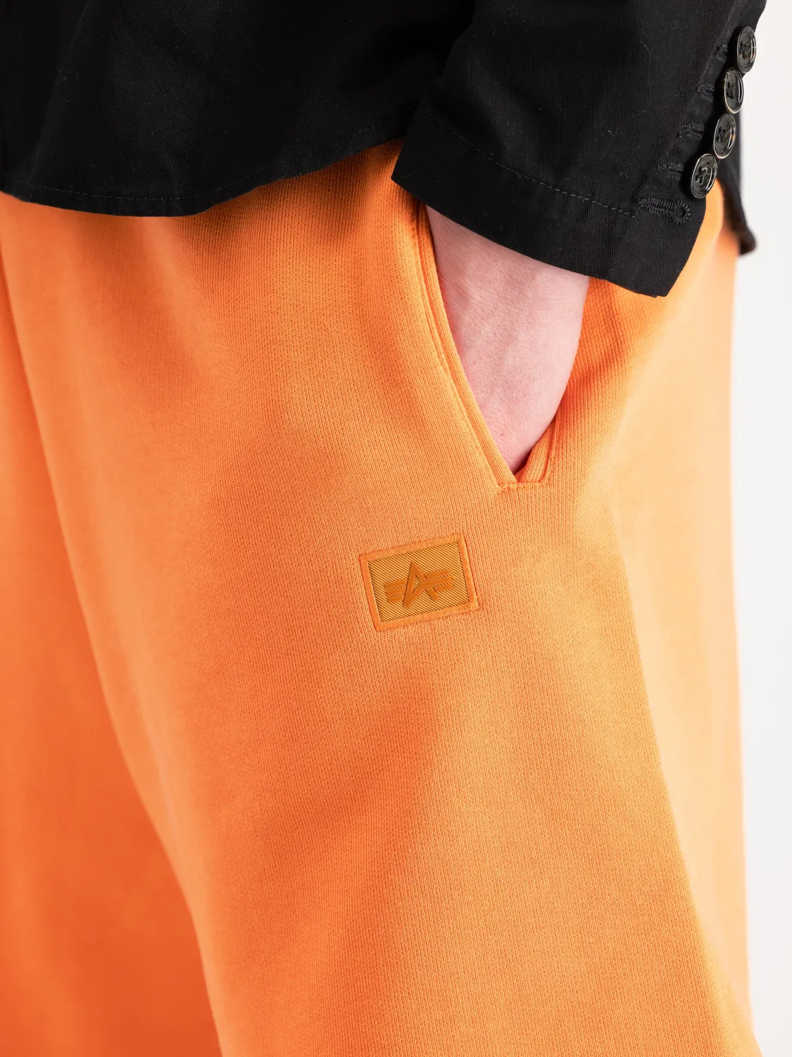 Alpha Industries Essential Relaxed Short sort negru