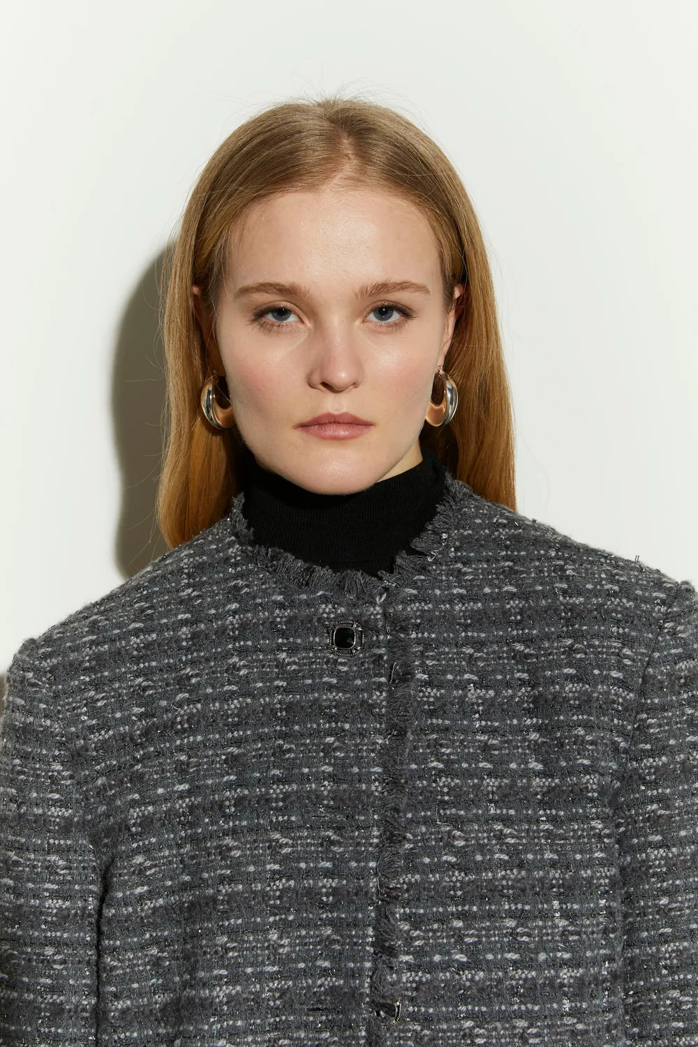Isabelle Blanche geaca antracit nasturi bijuterie