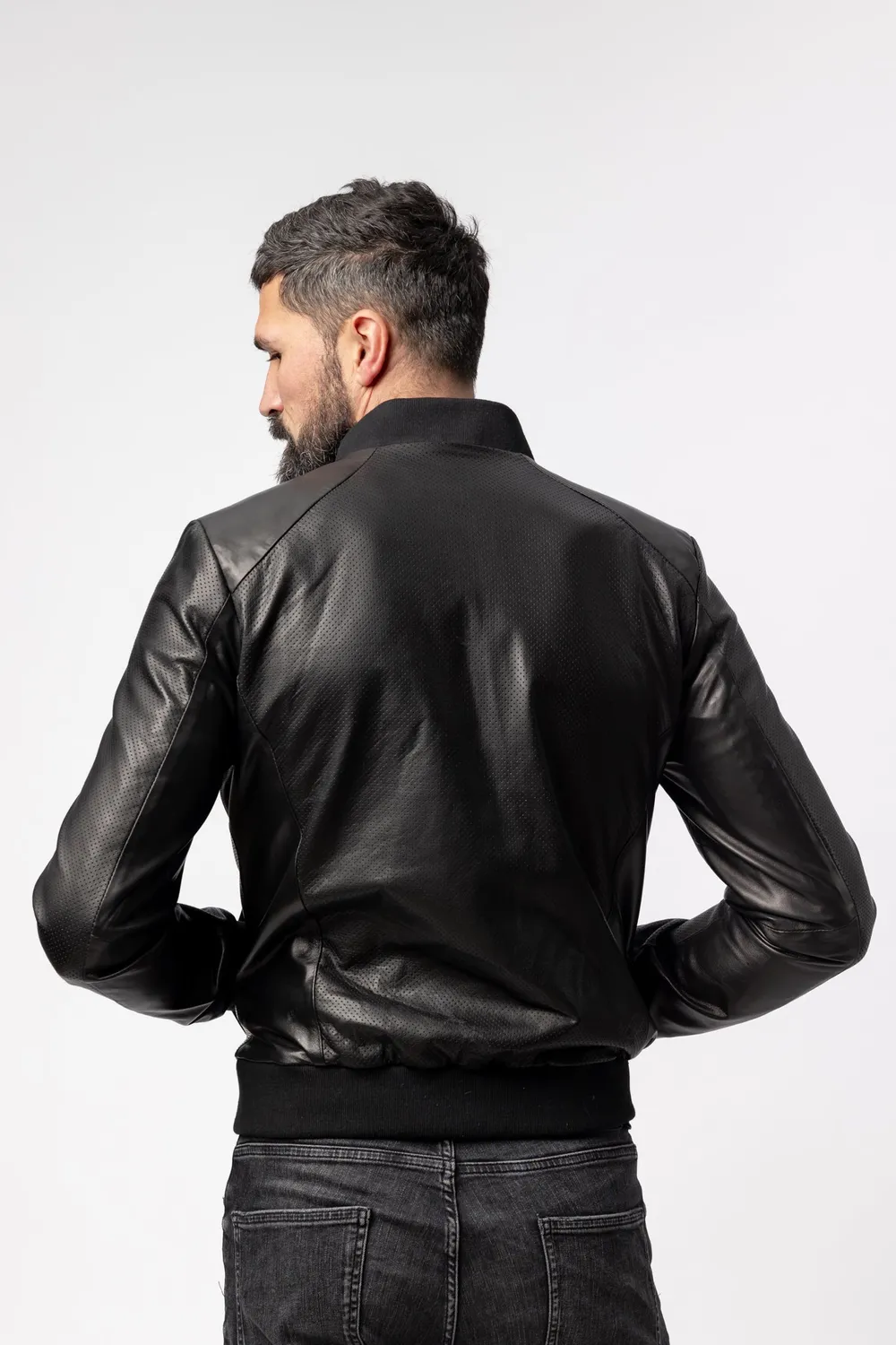 Mareus Fabrica de Blanuri Obsidian 131 geaca piele perforata